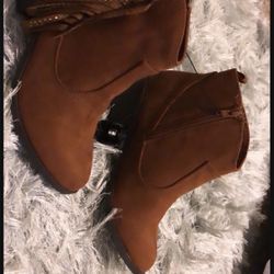 Girls boots size 5 New product