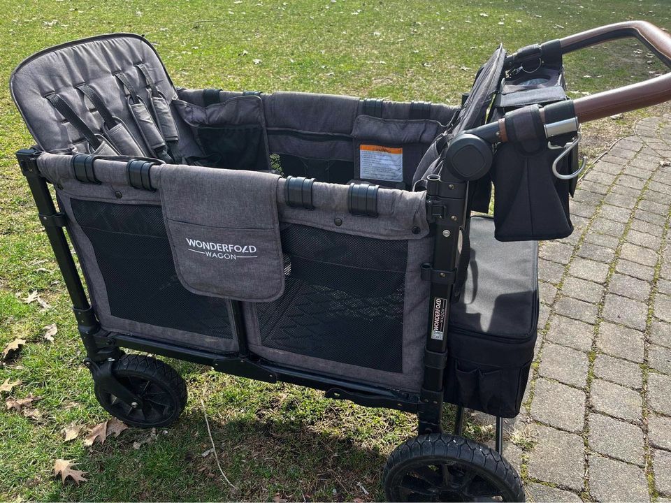 W4 Luxe Wonderfold Wagon with accessories pencil
