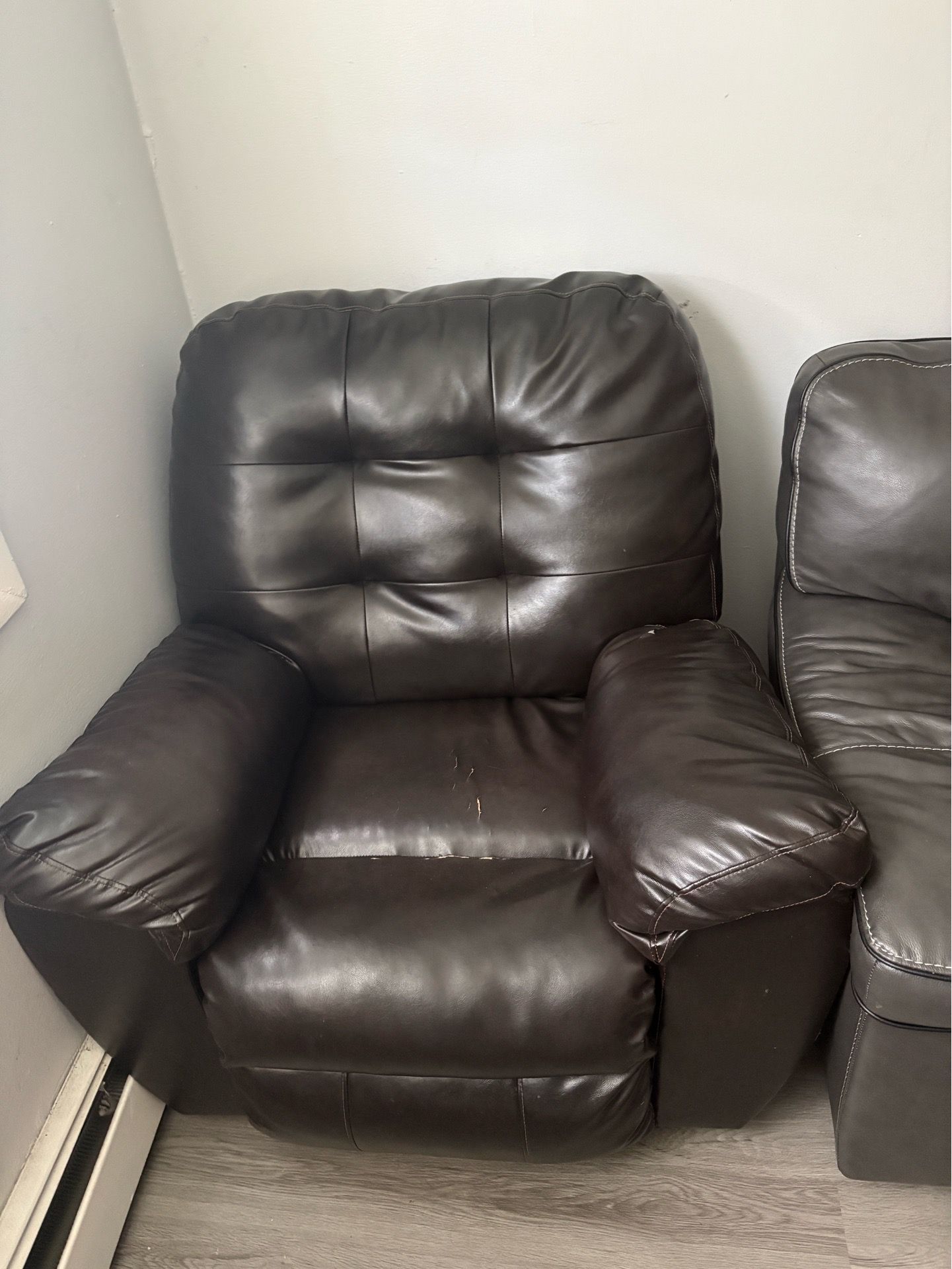 Recliner chair clean home