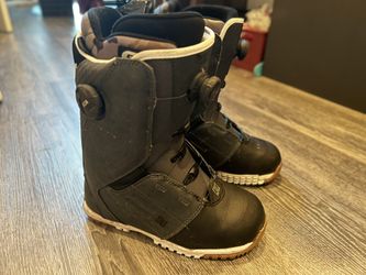 Mens Size 8 DC Control Snowboard Boots