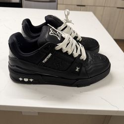  Louis Vuitton Trainer 'Embossed Monogram - Black