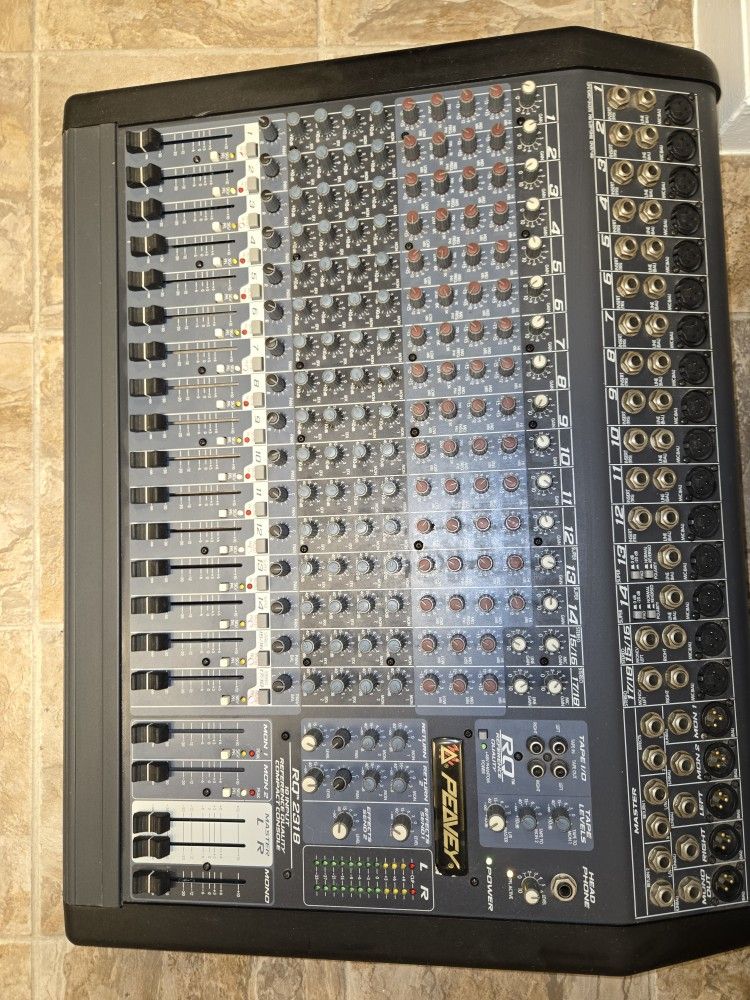 Peavy RQ 2318 Sound Mixer- Like New