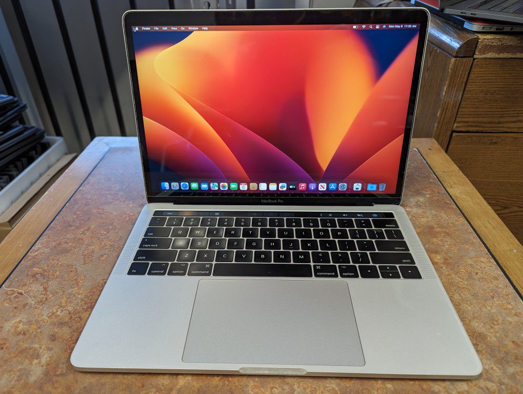 MacBook Pro 13" 2017 Touchbar i5 8gb 256gb SSD