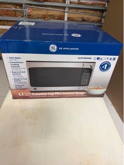 *BRAND NEW* Microwave