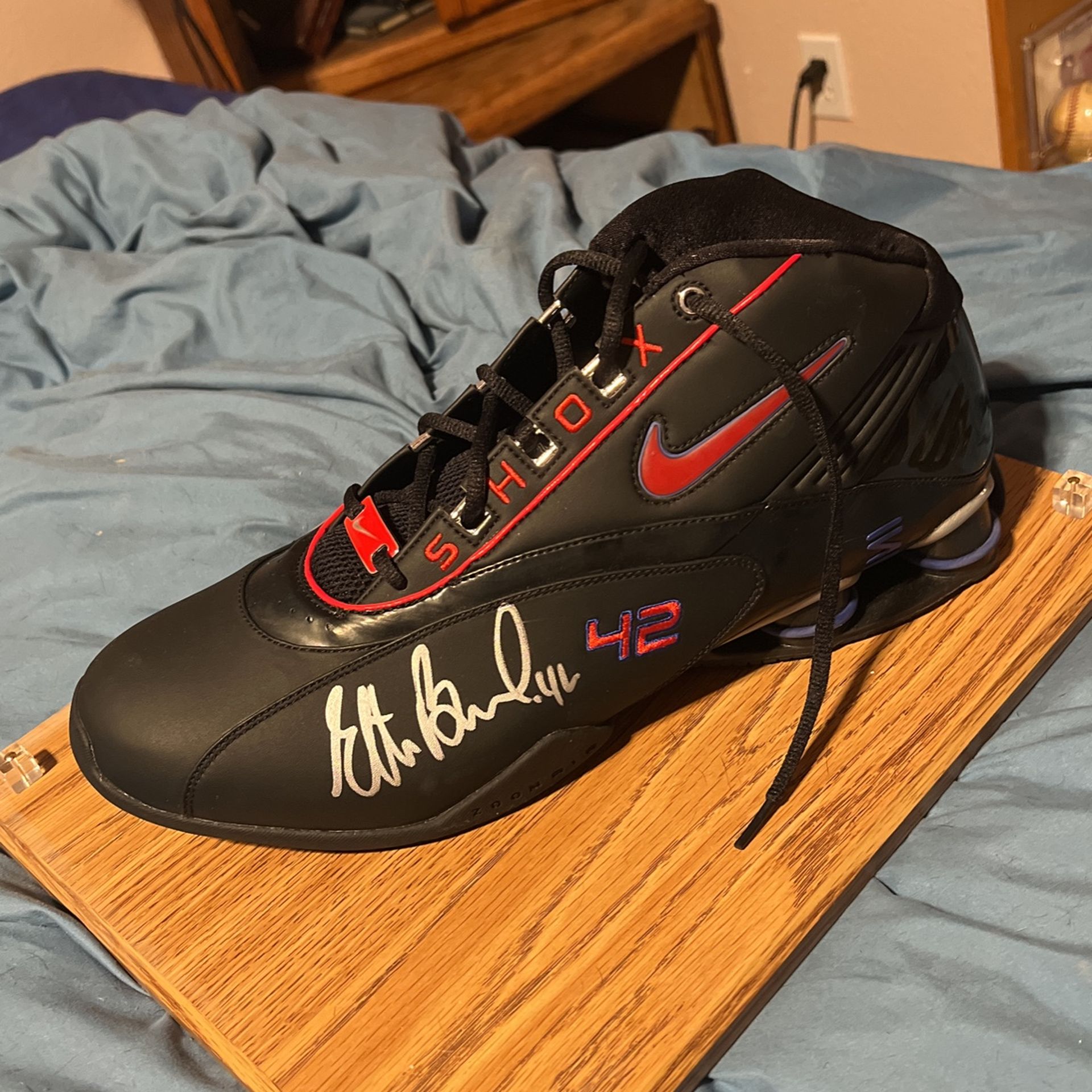 Elton Brand Signed Shoe
