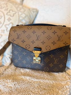 Louis Vuitton Pochette Métis Monogram Reverse (M44876)