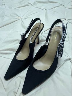 Size 40 Dior pumps!
