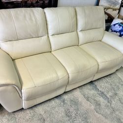 Like New Leather Electric Dual Reclining Couch With Electric Headrests And Dual USB 