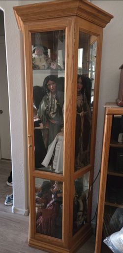 Curio display cabinet with lights