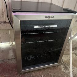 Whirlpool mini fridge 