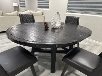 Rustic Style Dinning Table With Free Chairs