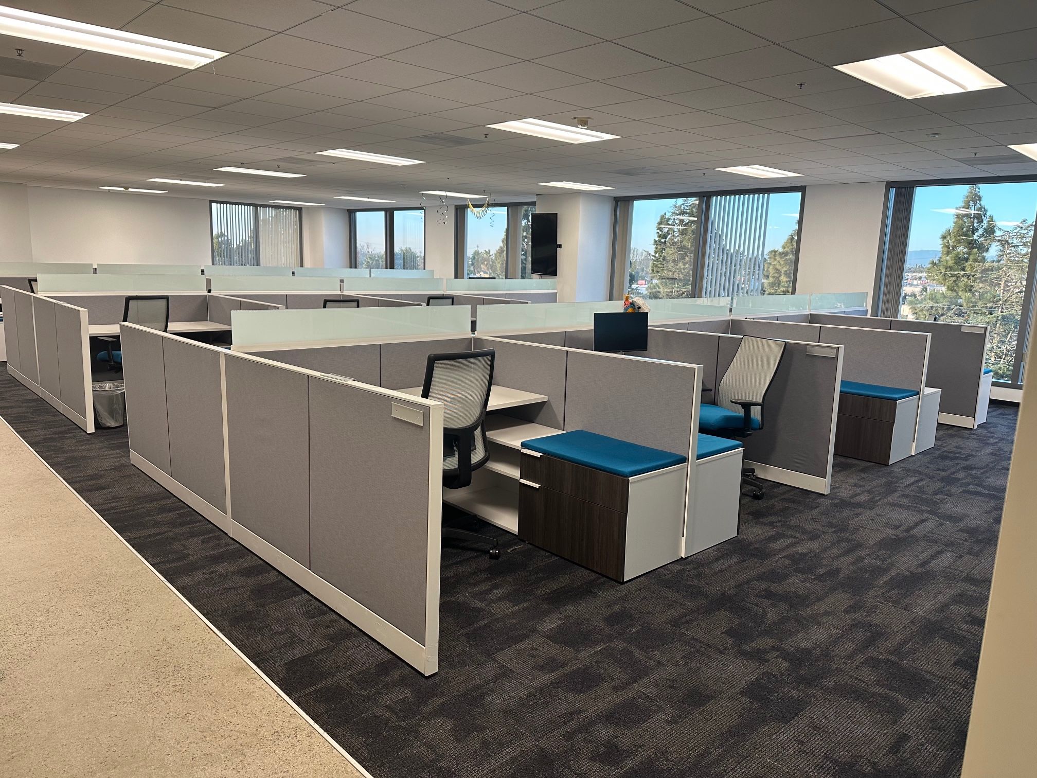 HON 5.5’ x 6’ Cubicles