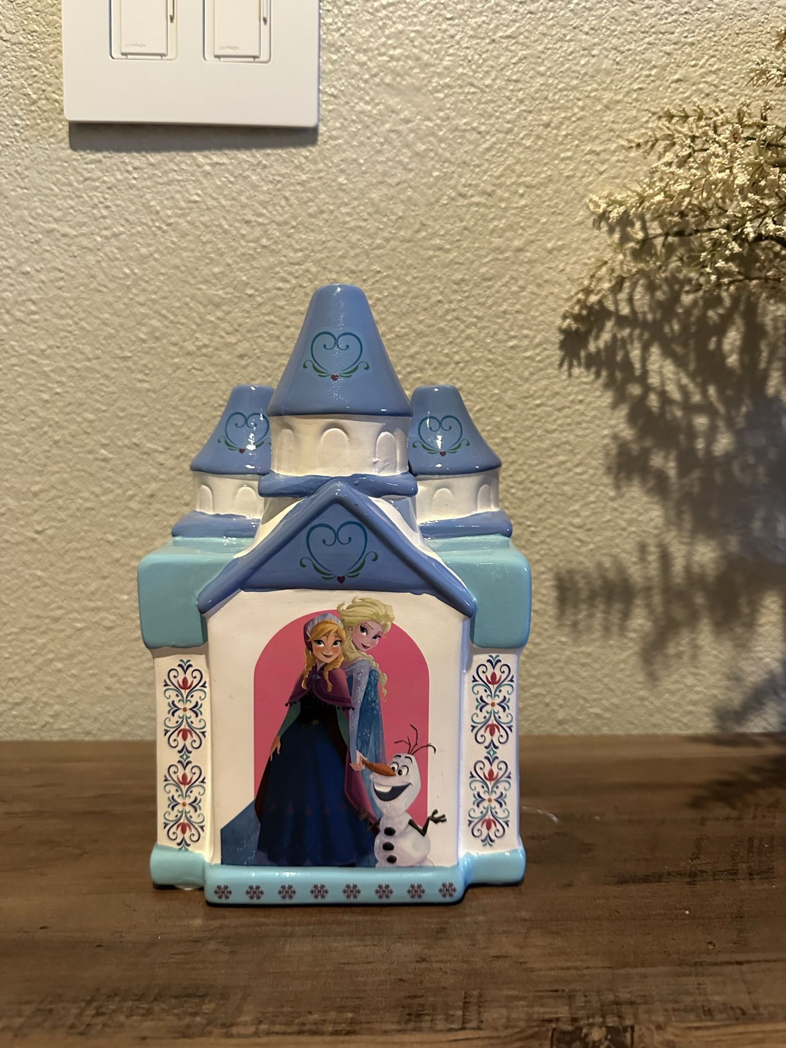 New Frozen Castle Piggy Bank