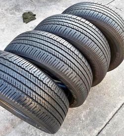 225/50/18 Bridgestone 📍📍 Vendo un set de llantas con 80% de vida las 4 📍🌟