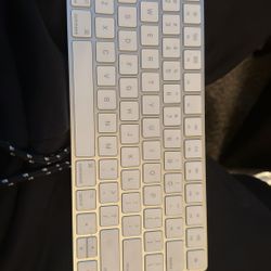 Apple Keyboard