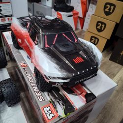Brushless Electric RC Short Course Truck 50 Mph Out Of The Box Brand New Special Deal Right Now $349 Cheaper Than Anywhere Else ARRMA Senton BLX 3s 