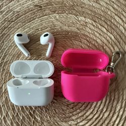 AirPods 3 with Wireless Charging Case