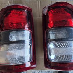 Ram 1500 Tail Lights Pair Halogen With Bulbs