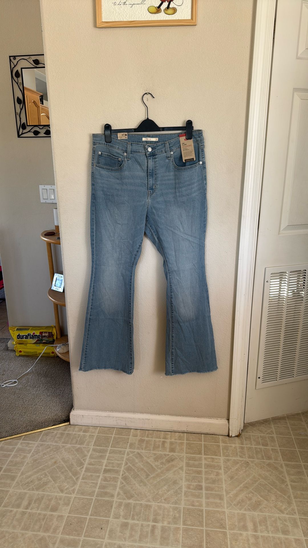 New With Tags Levi’s 34 x 32 Women’s 726 Flare High Rise Slim Through Hip & Waist 