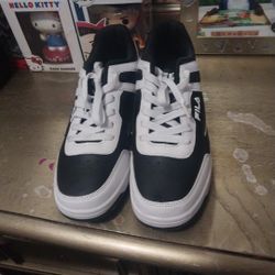 Shoes Fila Size 8 In Half