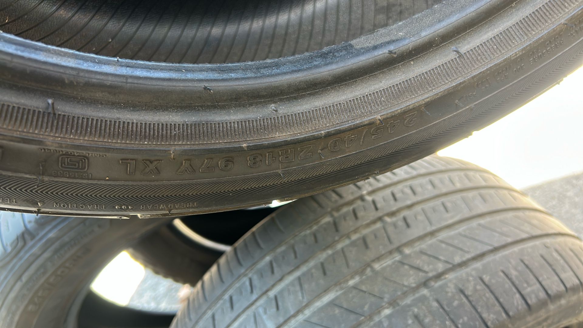 Tires 245/40/18