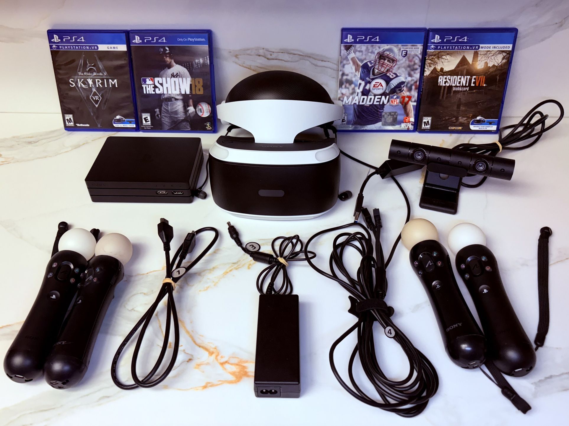 PlayStation VR headset (Gen 1) With Games
