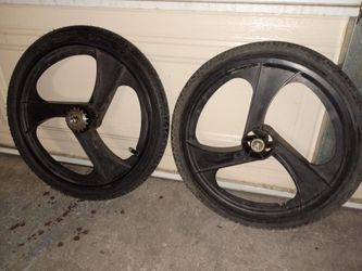 Skyway tuff 3 TriStar mags wheel set