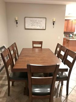 Steve Silver Napa Dining Table and 8 Chairs