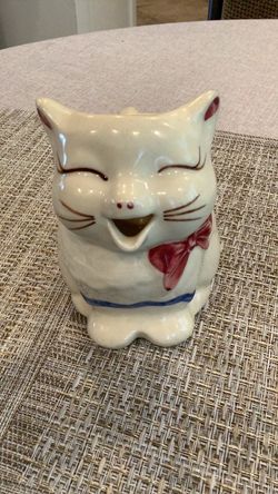 Ceramic creamer pitcher