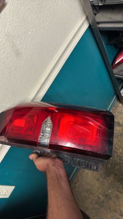 Chevy Tahoe, suburban tail light