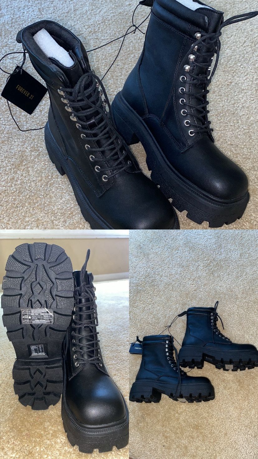 Black boots $20