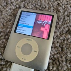 iPod nano 3rd gen 4gb