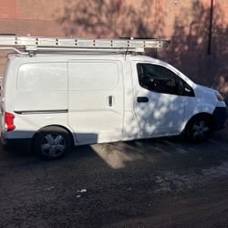 Nissan NV 2.0 Muy Economica 