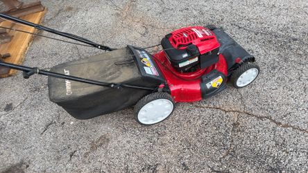 Maquina para cortar zacate en muy buenas condiciones TROY BILT TB280 con transmission