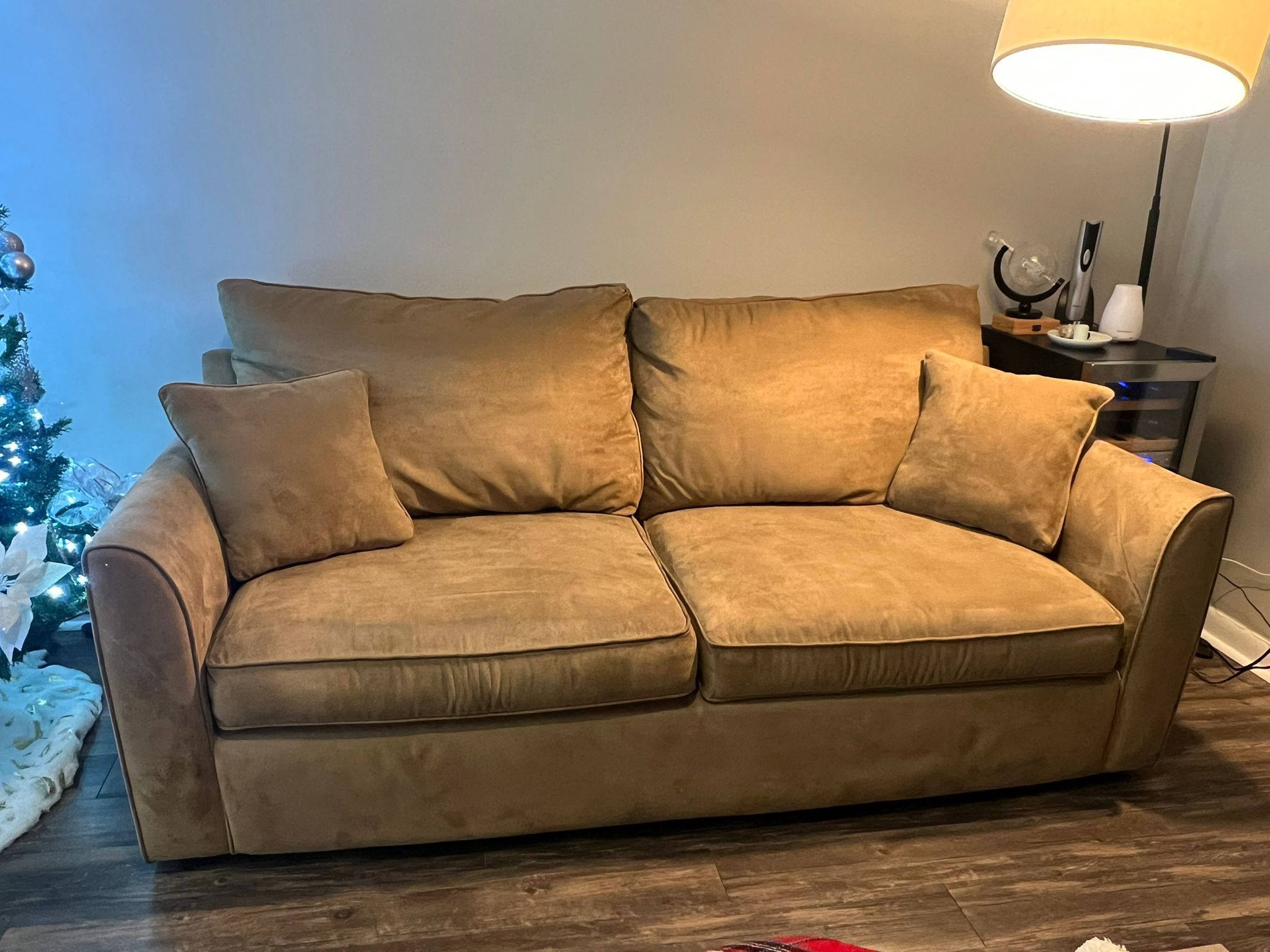 Brown Sofa. Please Scammers, Don’t Even Bother! Trust Me! Trust Me! 