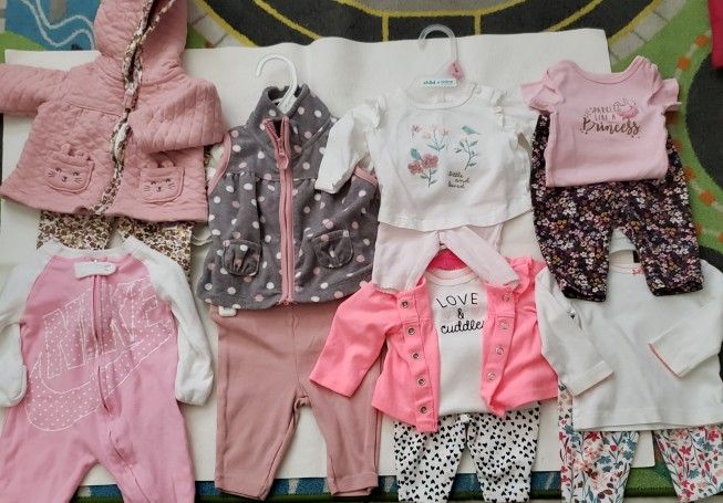 BABY GIRL CLOTHES 0-3 MONTHS