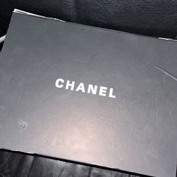 Black Chanel handbag purse
