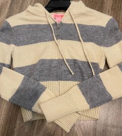 Low cut fitted zip up size medium