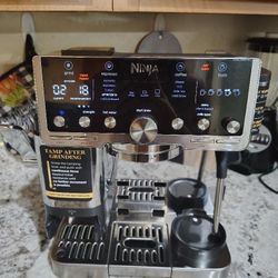 Ninja Luxe Cafe Pro Series 4in1  Exspresso Machine