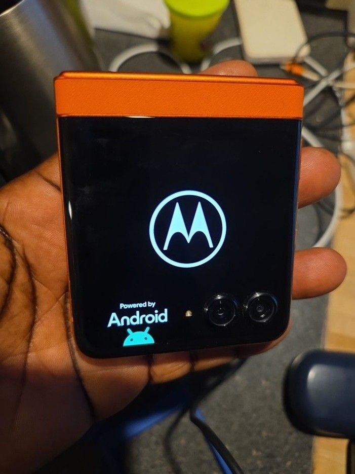 CRICKET Motorola Razr 2024 256GB