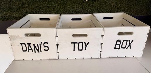 Wooden storage crates x3