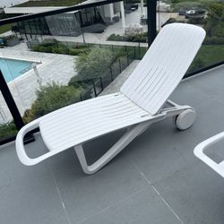 Chaise Lounge Chair
