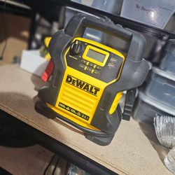 Dewalt jumpstarter/air compressor/power block