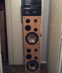 Stereo and speakers w/controls