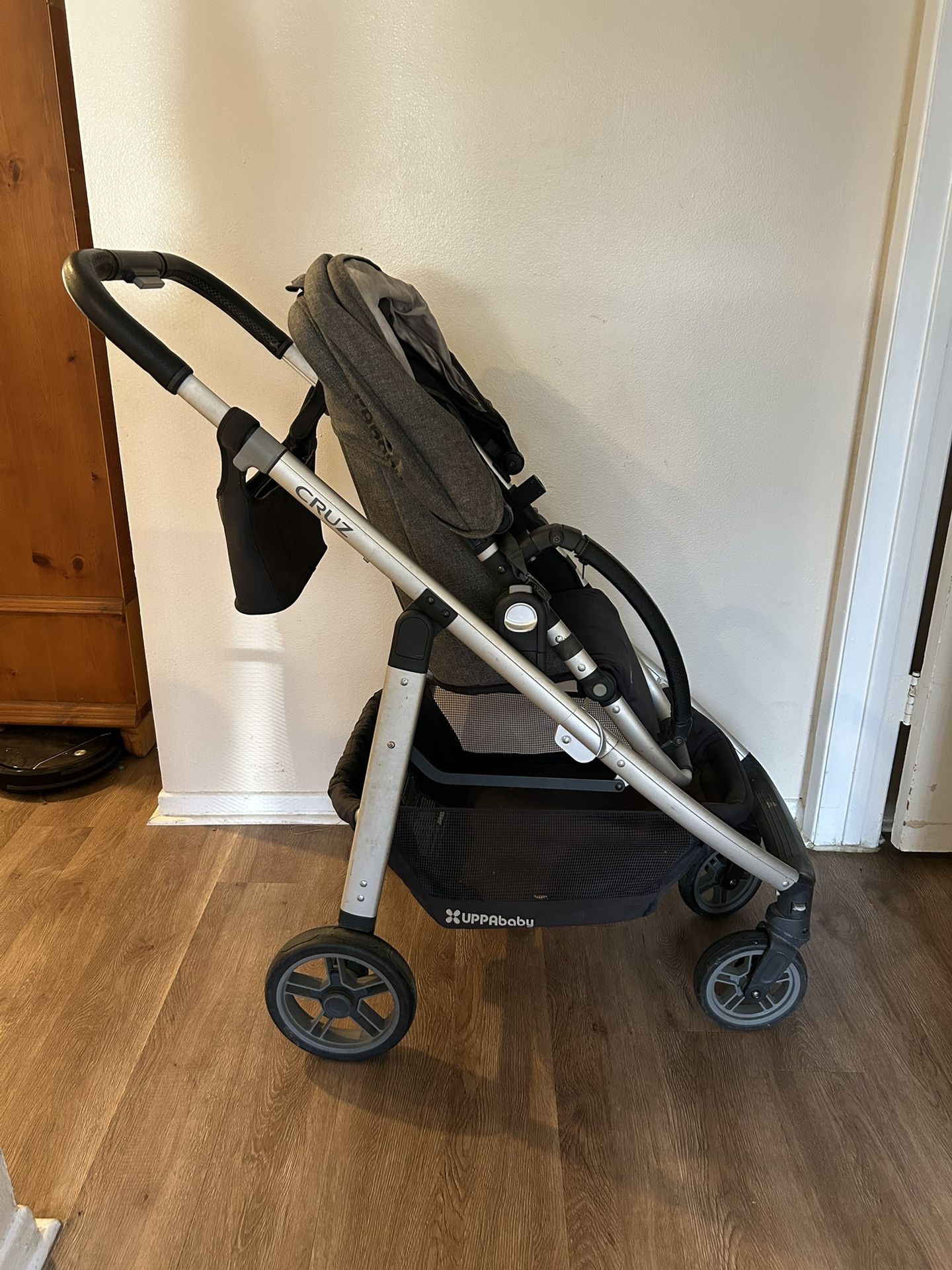 Uppababy Stroller – Great Condition, Fully Functional! 
