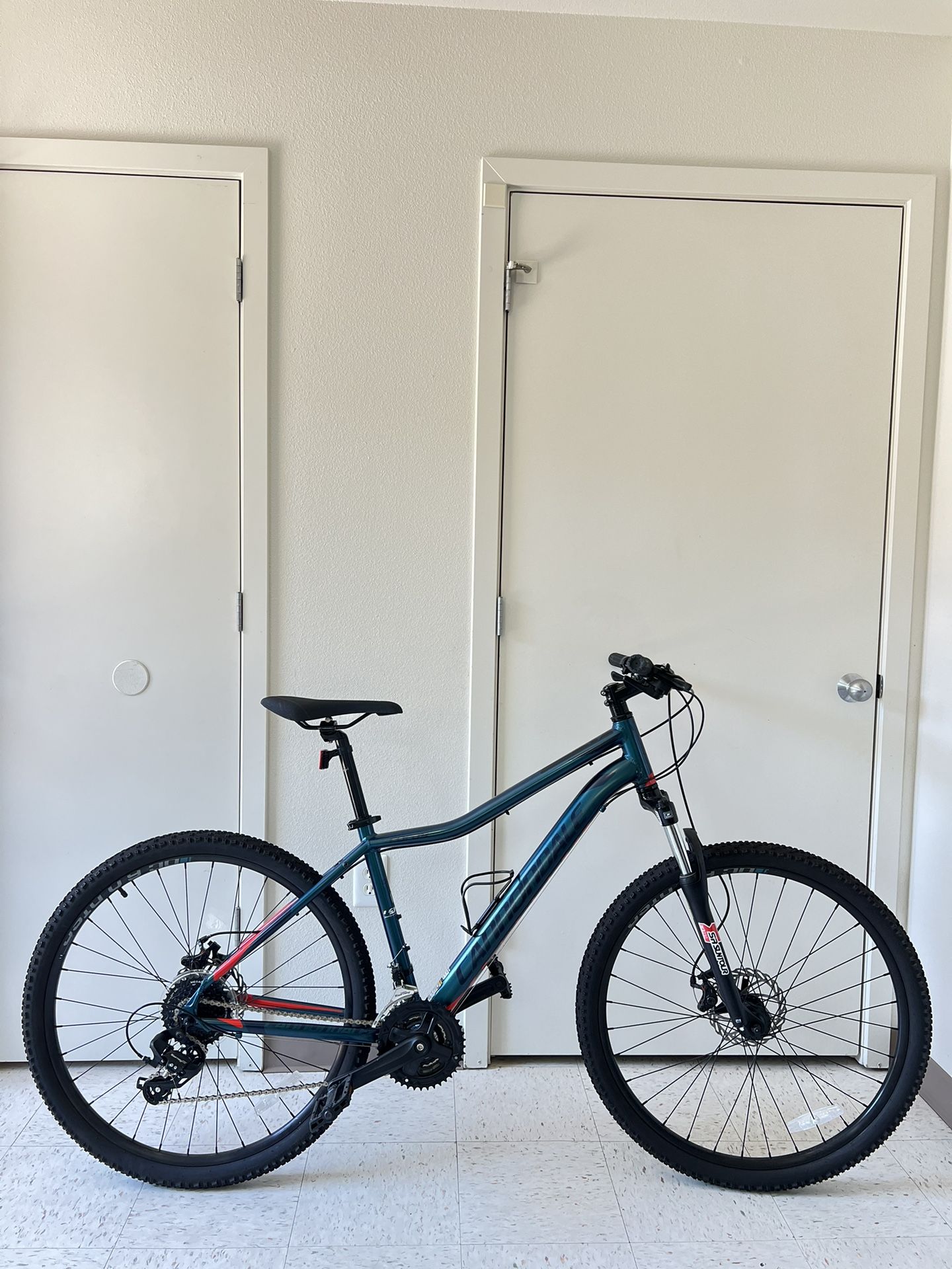 Cannondale Foray Mountain Bike 27.5”