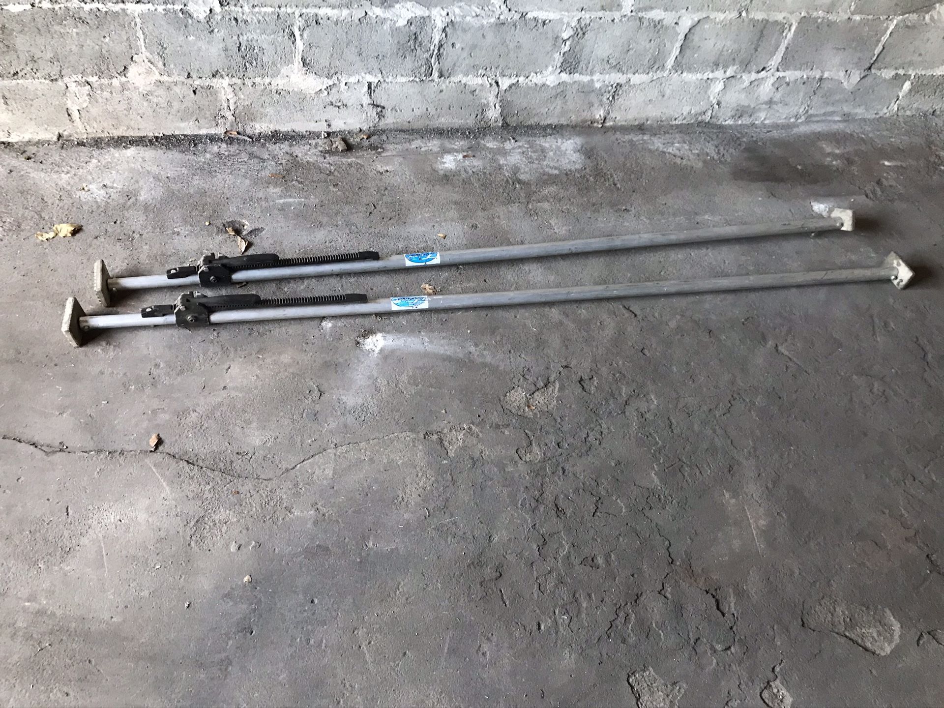 Ratcheting heavy duty load supports two of them.