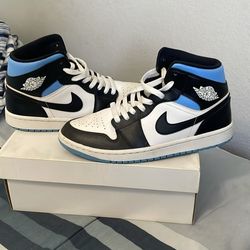 Jordan 1 mid University Blue size 10 men/ 8.5 women