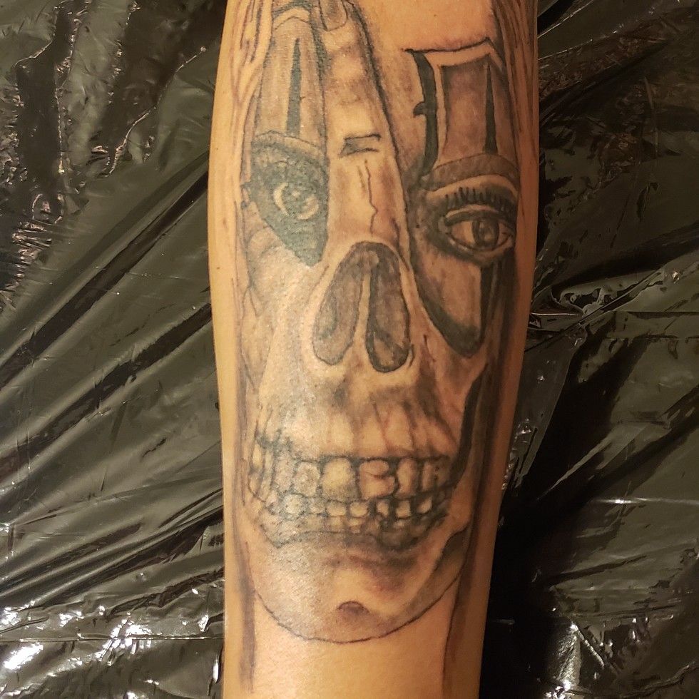 This sunday from 10 to 7pm got 2 spots for tattoos cheap prices dm me min $40