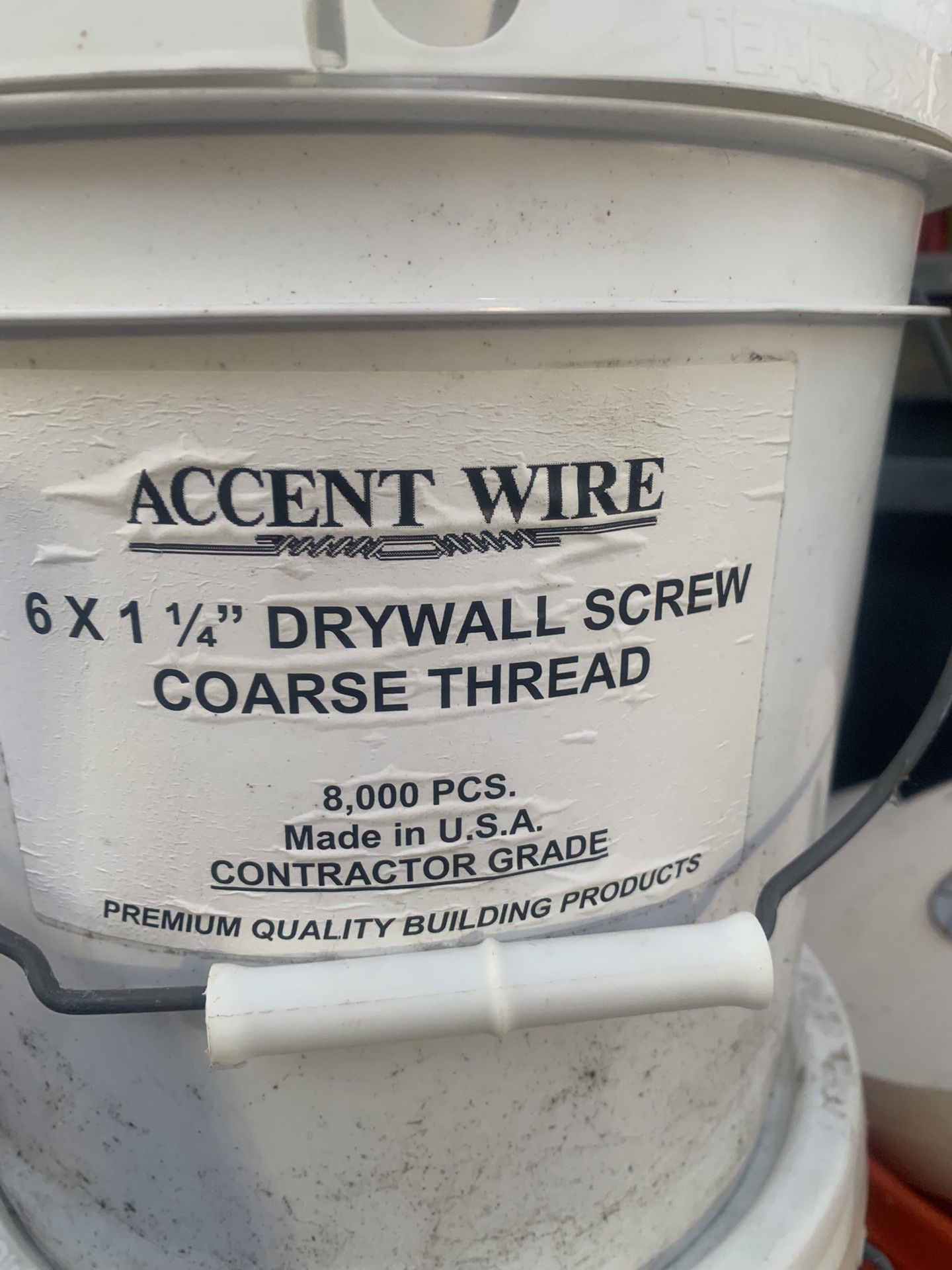 Drywall/sheetrock screws, 1-1/4” coarse thread buckets 25lbs (6 available